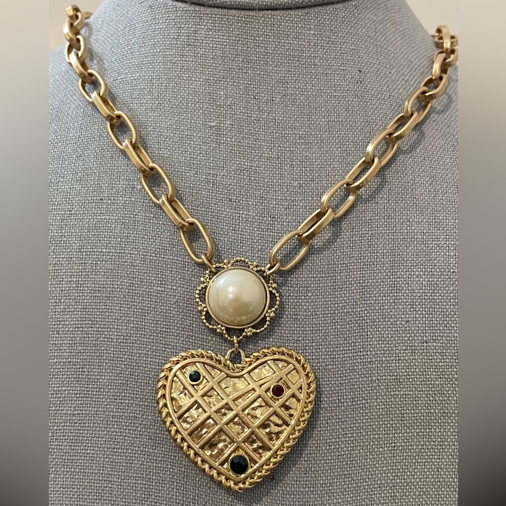 Cabi Heart of Gold Necklace 32” NWT gold tone red blue green rhinestone 2181